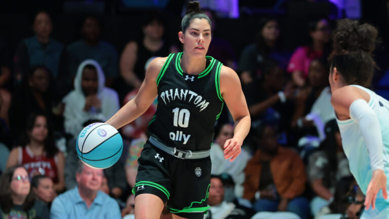 Kelsey Plum Slashes 40 Points in Title Game Effort
