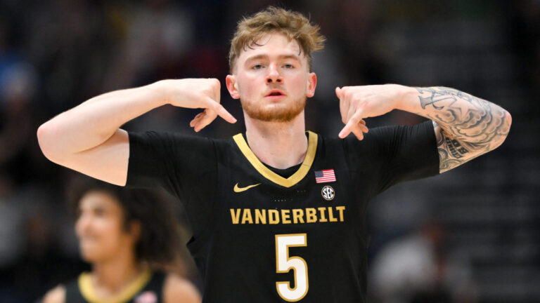 19) Vanderbilt Commodores