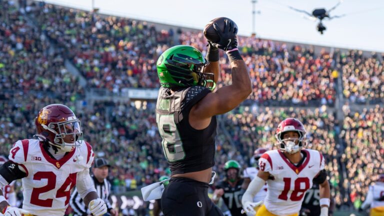23) Tampa Bay Buccaneers (via PHI): TE Kenyon Sadiq, Oregon