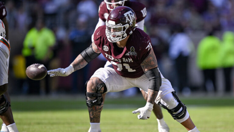 28) Houston Texans: IOL Chase Bisontis, Texas A&M