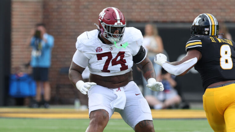 24) Cleveland Browns (via JAX): OT Kadyn Proctor, Alabama
