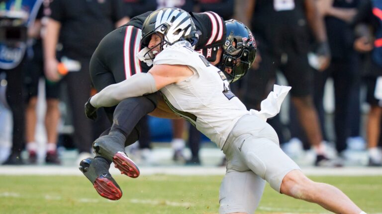 22) Chicago Bears (via LAC): S Dillon Thieneman, Oregon