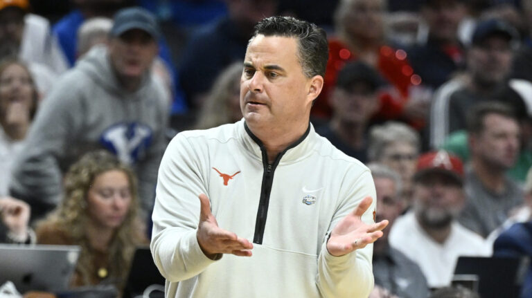 2) Texas Longhorns