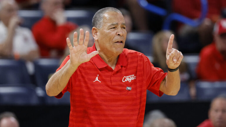 18) Houston Cougars