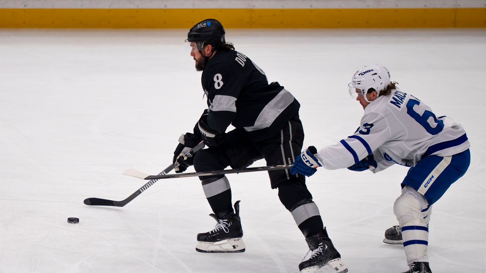 Kings Drew Doughty (8) skating with the puck