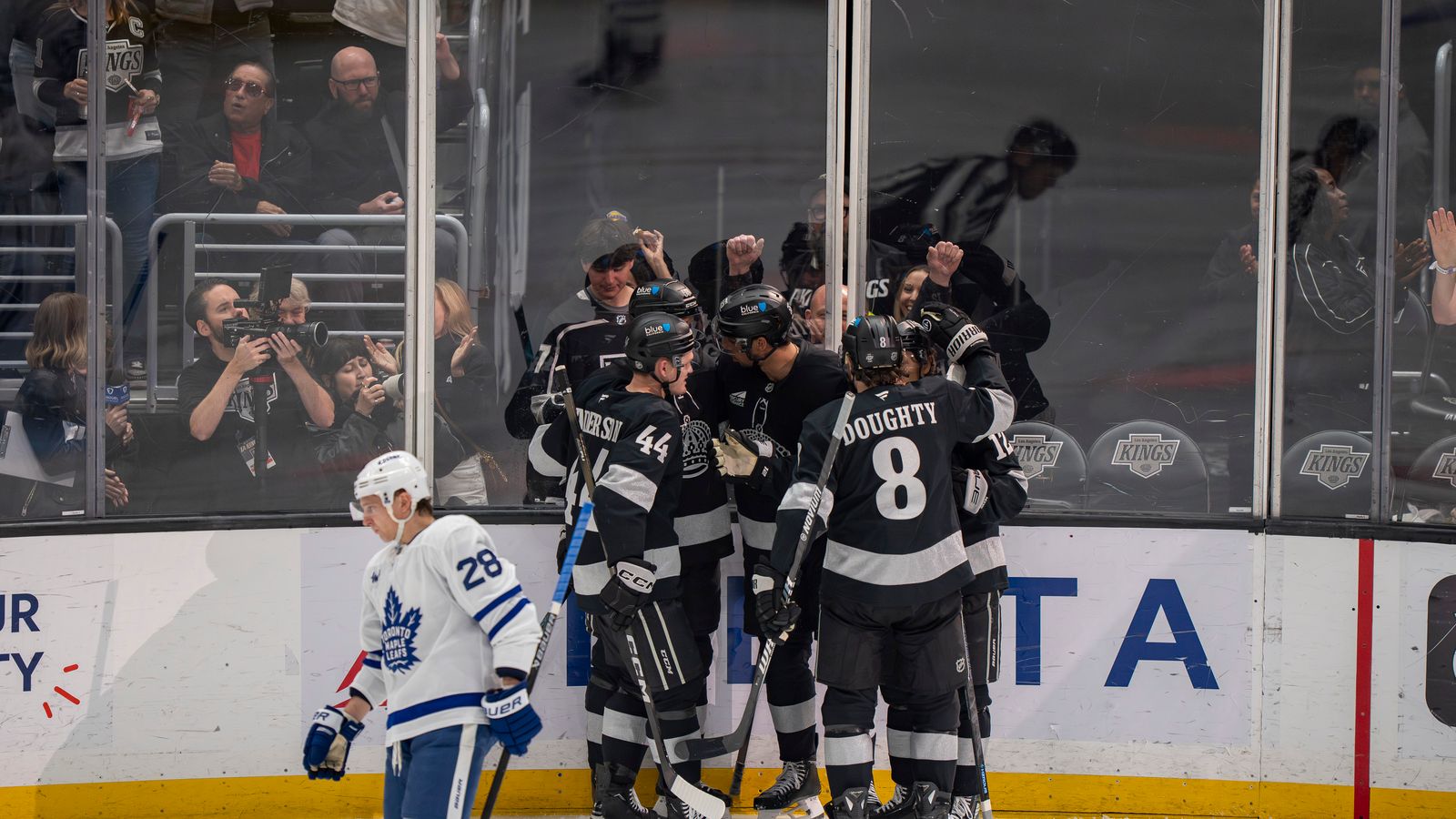 Kings celebrating a Quinton Byfield (55) goal