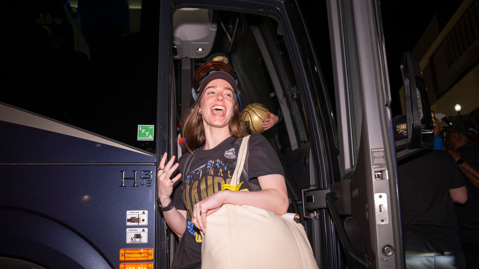 Gianna Kneepkens Touches Down in LA