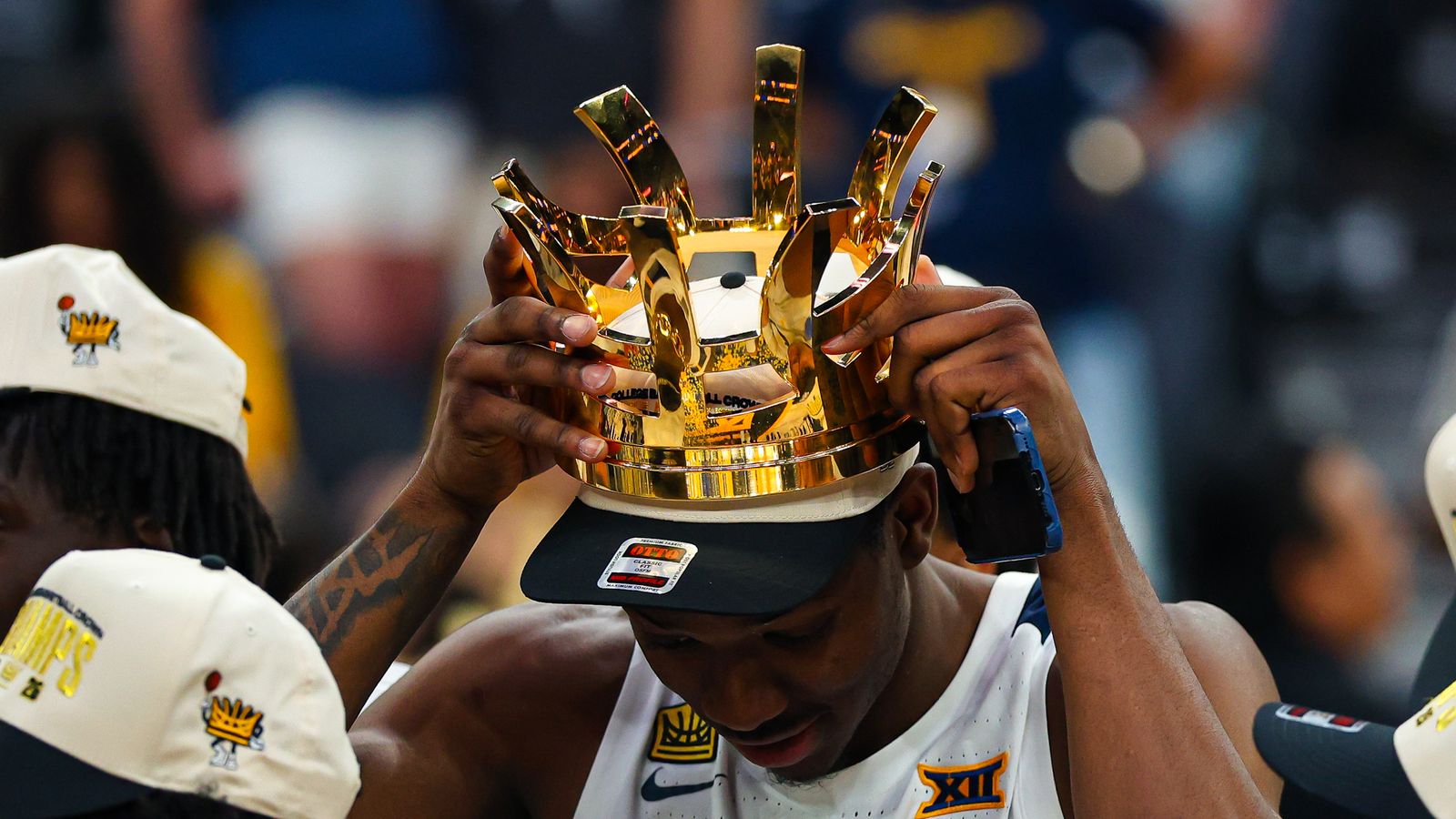 Crown King: Jasper Floyd Wears the Trophy