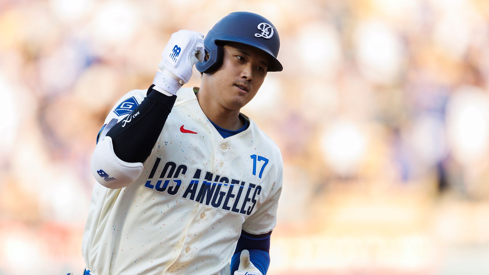 Dodgers Shohei Ohtani #17 rounds the bases