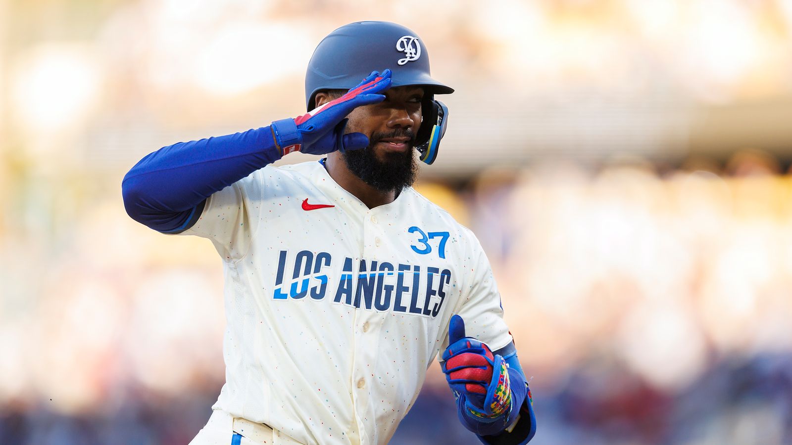 Dodgers Teoscar Hernandez #37 celebrates his home run
