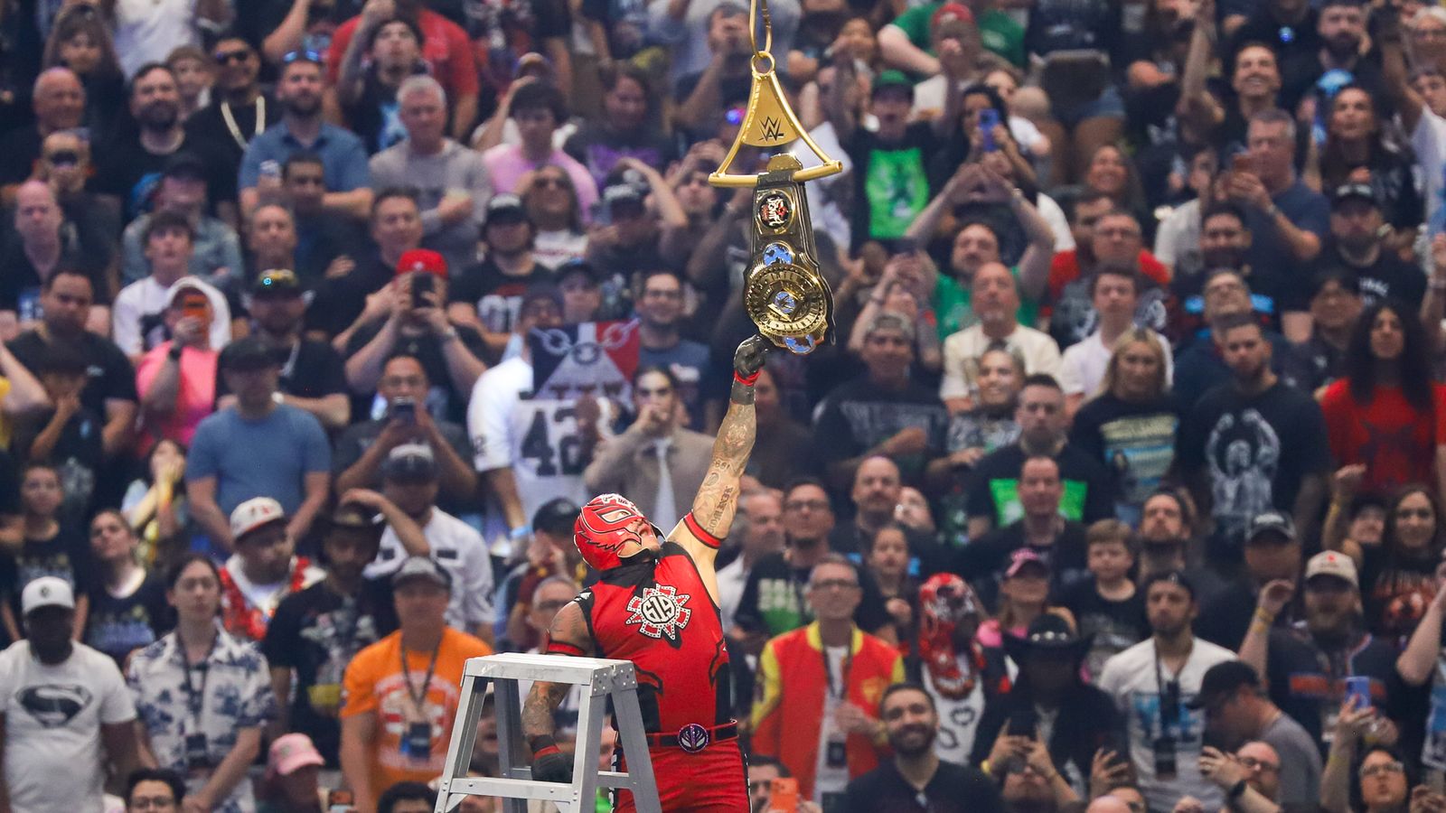 Mysterio Reaches for the Sky
