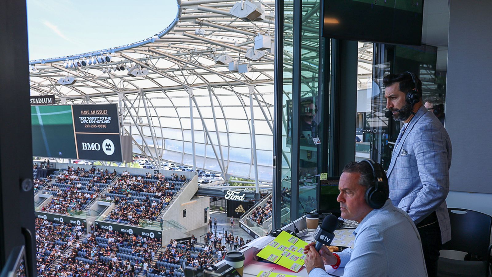 Diego Valeri (Spanish-language match analyst) and Sammy Sadovnik (Spanish-language play-by-play announcer)