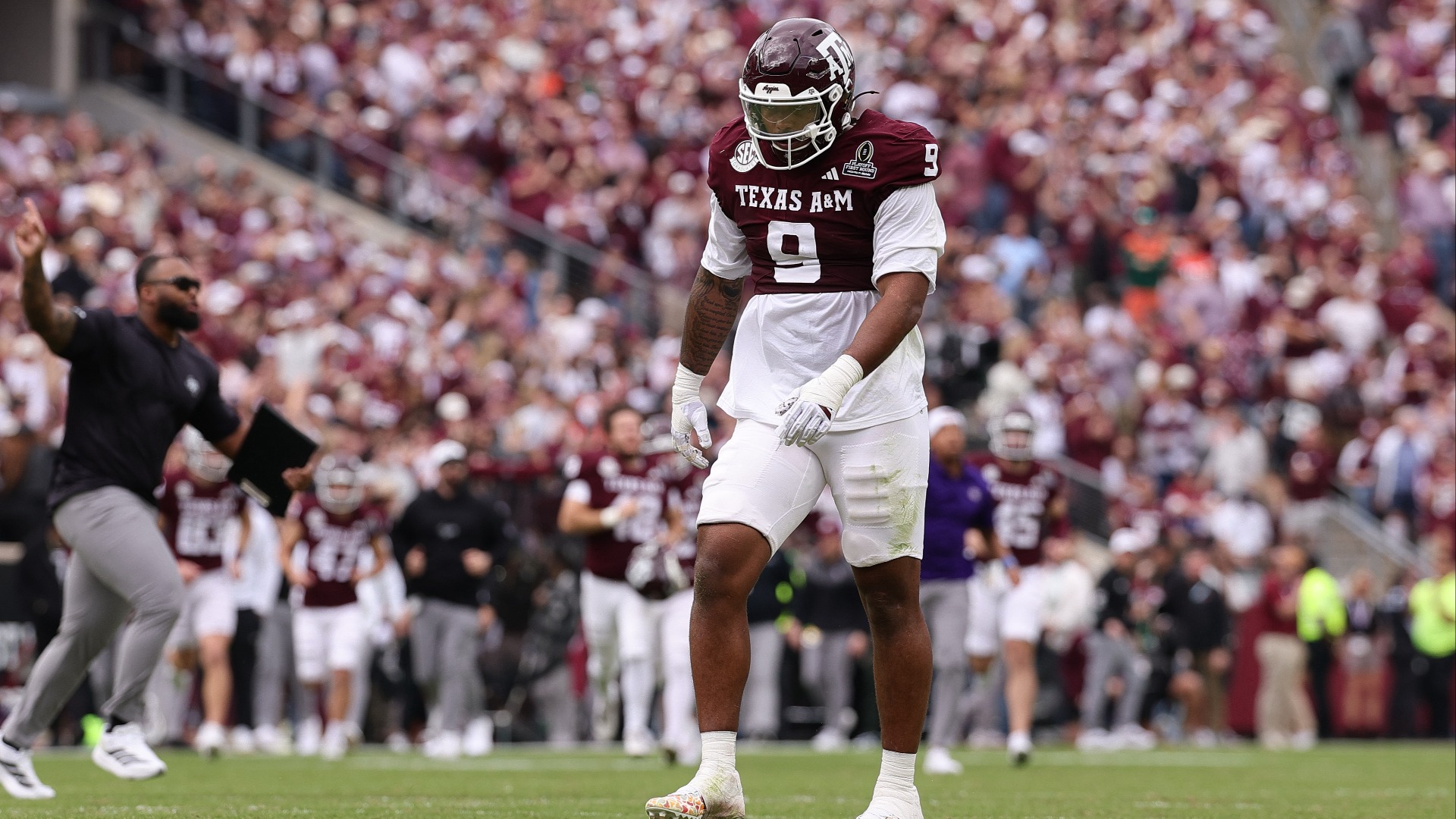 #21 Pittsburgh Steelers (via GB): Cashius Howell, EDGE, Texas A&M