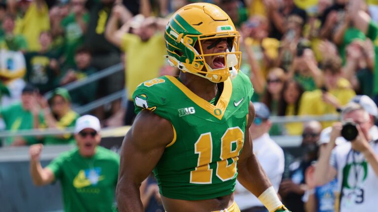 9. Kenyon Sadiq (TE, Oregon)