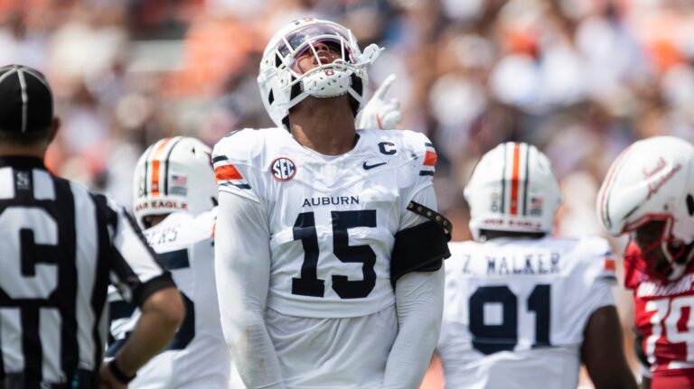 20) Dallas Cowboys: EDGE Keldric Faulk, Auburn