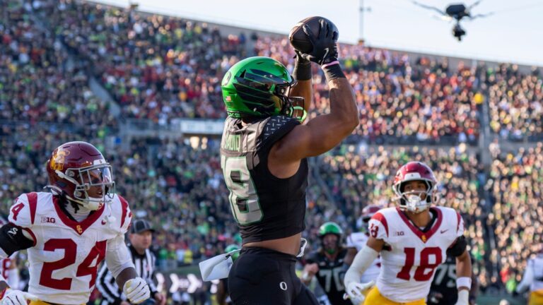 18) Minnesota Vikings: TE Kenyon Sadiq, Oregon