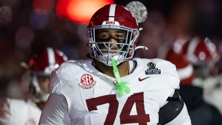 28) Houston Texans: OT Kadyn Proctor, Alabama