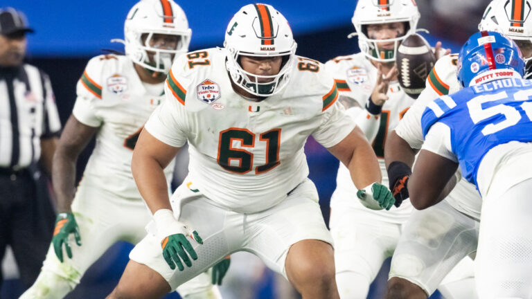 11. Miami Dolphins (7-10)