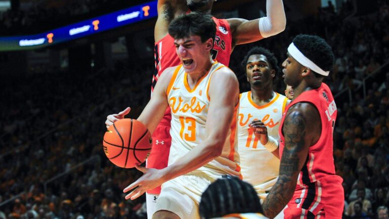 23) F JP Estrella, Tennessee