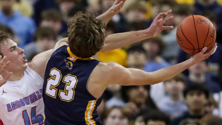 64) G Nolan Minessale, St. Thomas-Minnesota