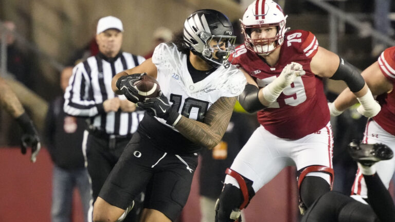 32) Los Angeles Rams: EDGE Matayo Uiagalelei, Oregon