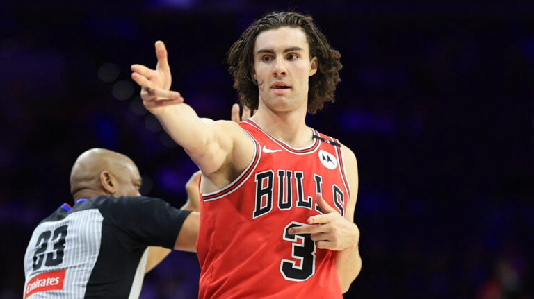 3) Winner: Chicago Bulls