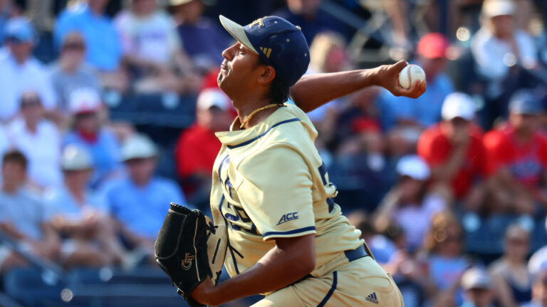 3) Georgia Tech Yellow Jackets