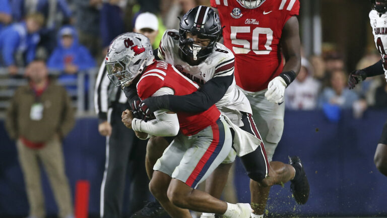 9) Atlanta Falcons - Dylan Stewart, EDGE, South Carolina, Junior