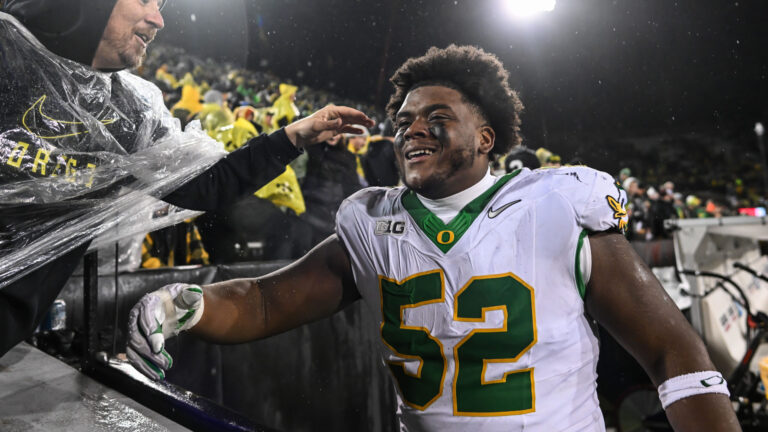 23) Philadelphia Eagles - A'Mauri Washington, DL, Oregon