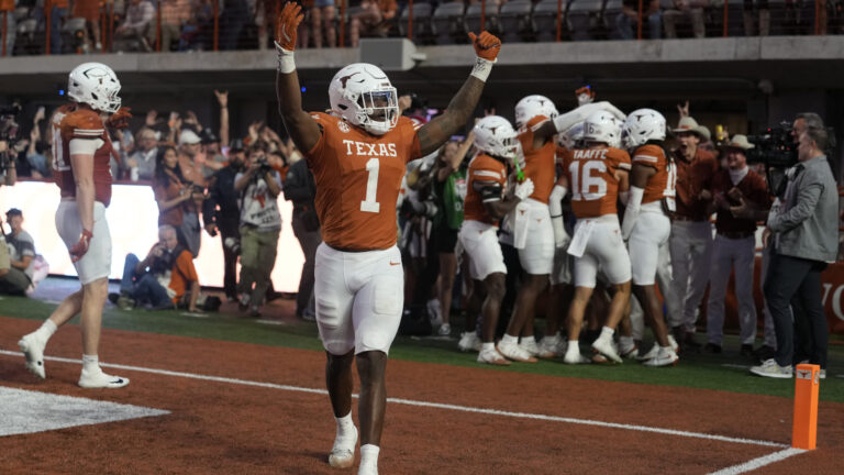 4) Las Vegas Raiders - Colin Simmons, EDGE, Texas, Junior