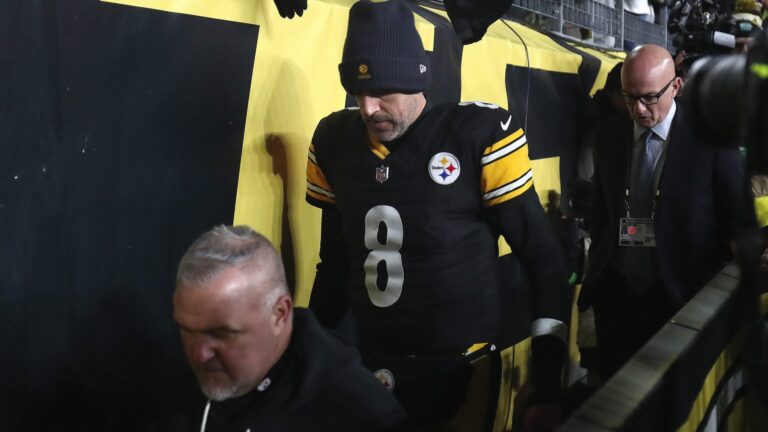 Pittsburgh's Aging Core: 3) Aaron Rodgers
