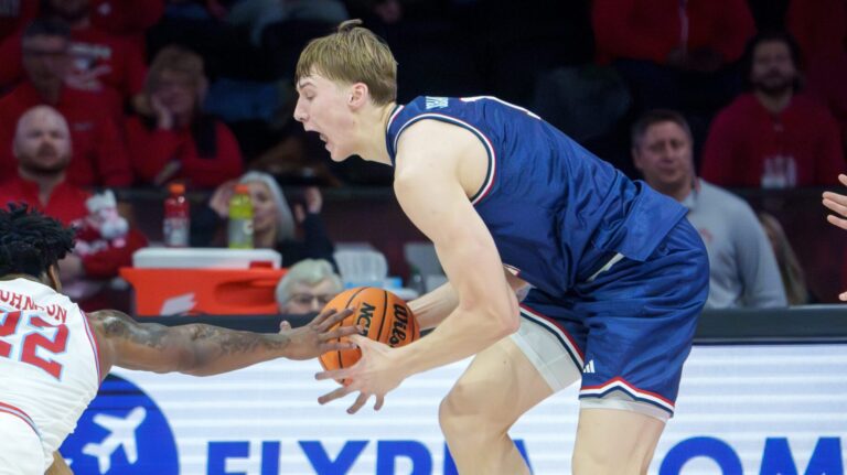 31) F Drew Scharnowski, Belmont