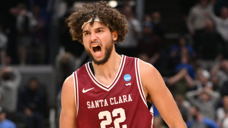 25) Los Angeles Lakers: F Allen Graves, Santa Clara