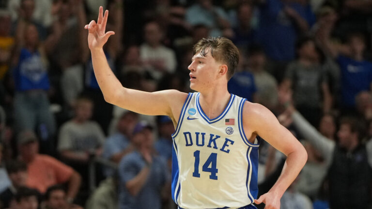34) F Nik Khamenia, Duke