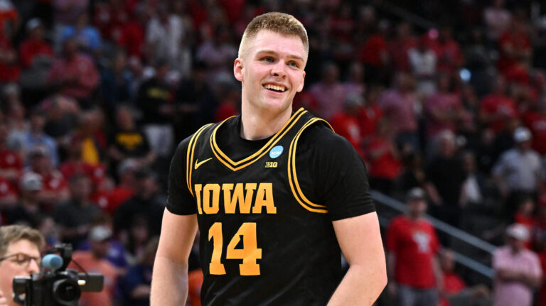 19) Toronto Raptors: G Bennett Stirtz, Iowa