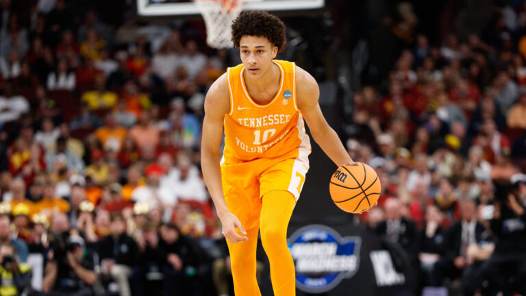 10) Milwaukee Bucks: F Nate Ament, Tennessee