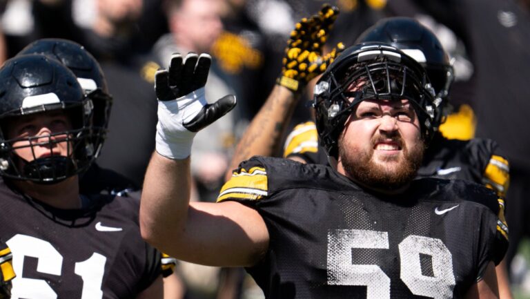 17) New York Jets (via DAL): OT Trevor Lauck, Iowa