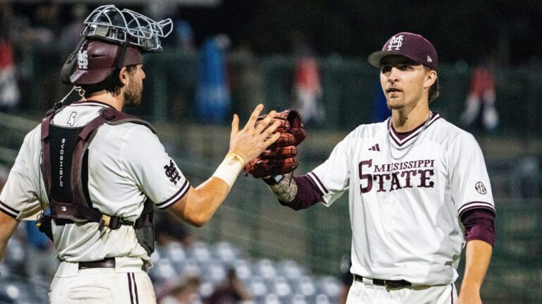 16) Mississippi State Bulldogs