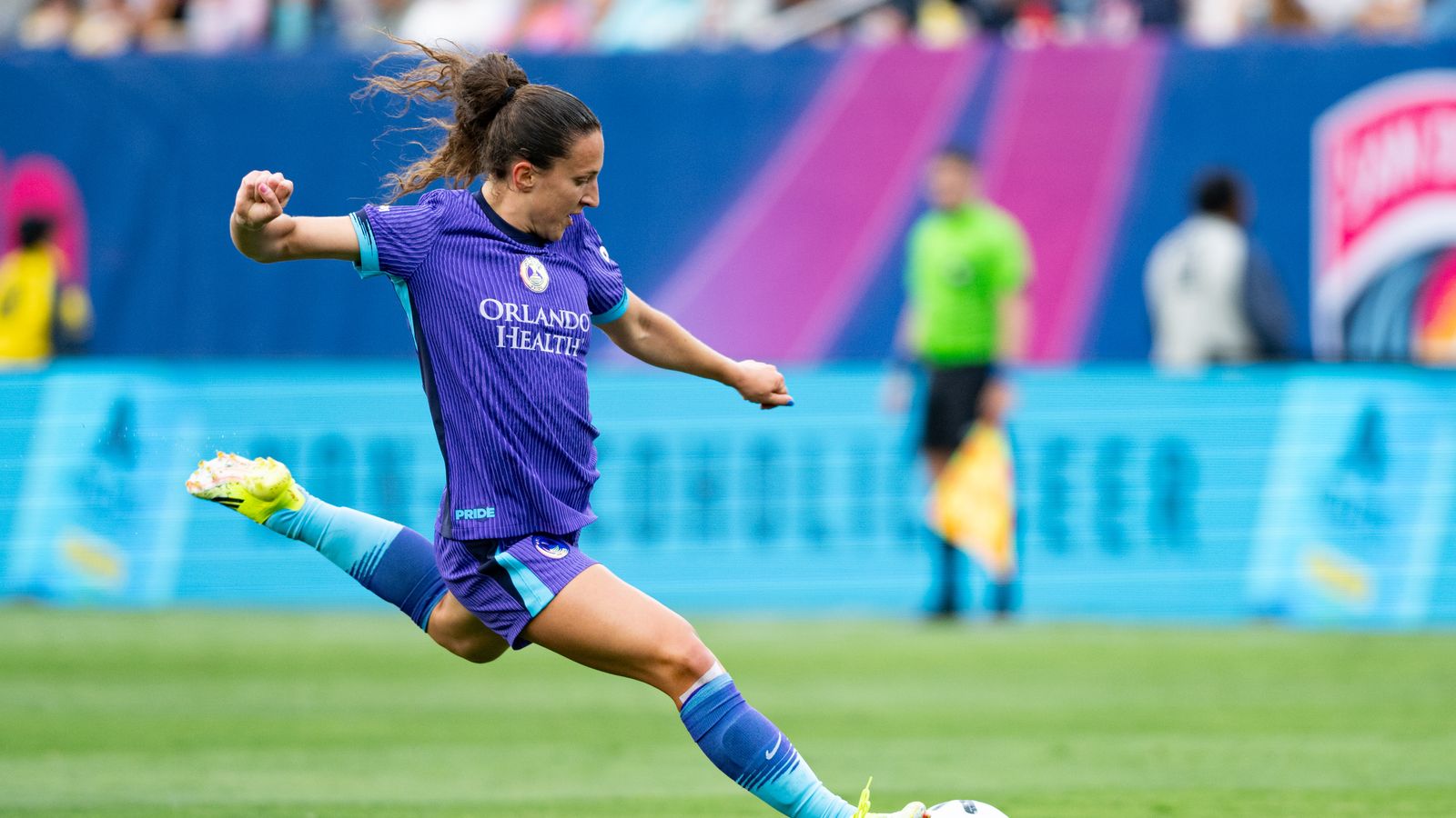 Kerry Abello takes a shot in NWSL match against San Diego Wave
