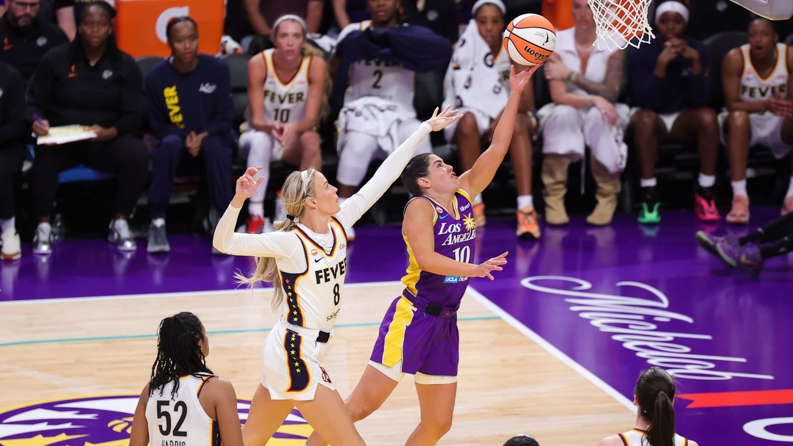 Kelsey Plum makes a layup against the Indiana Fever