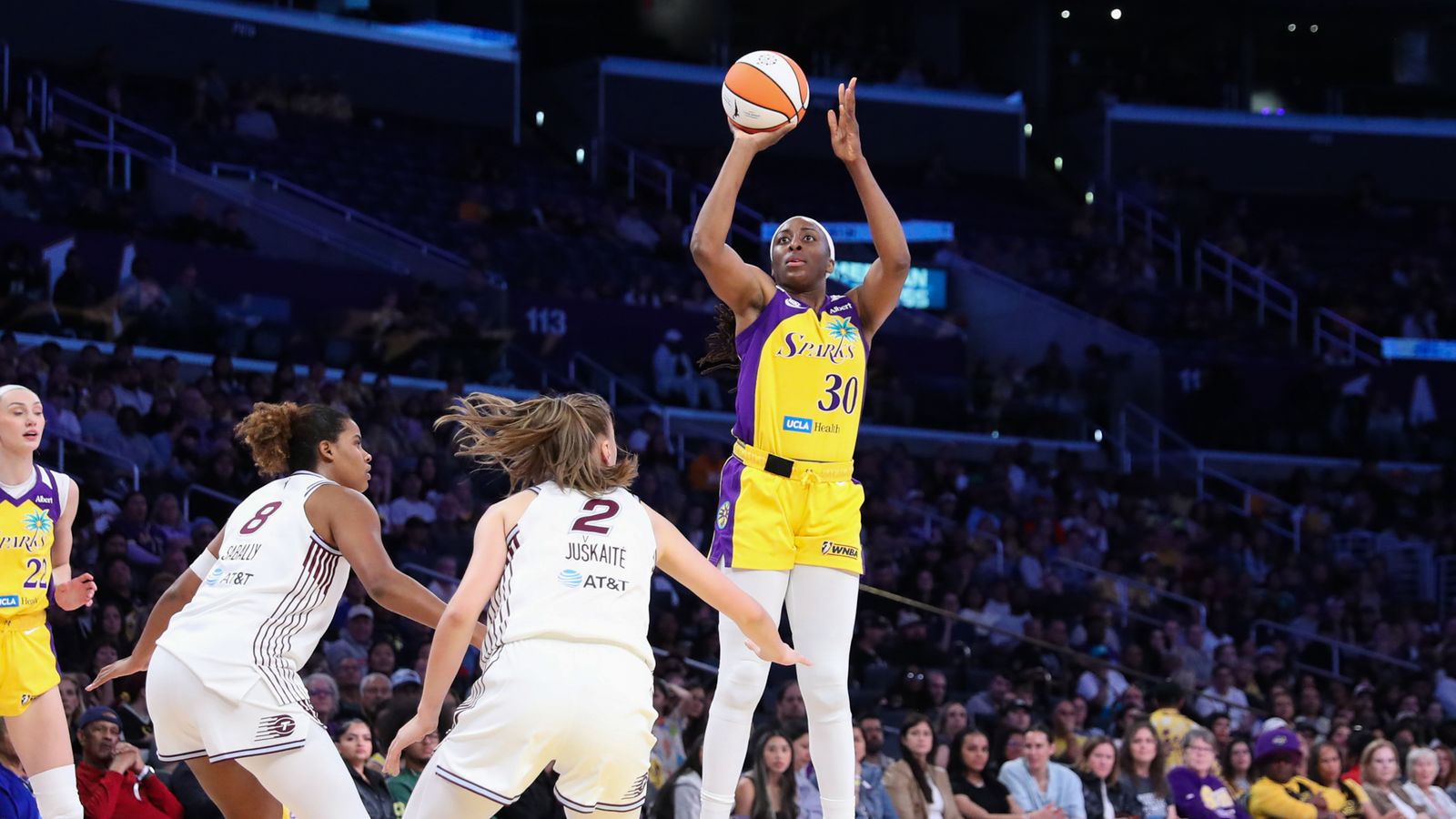 Nneka Ogwumike in action shooting against Toronto Tempo