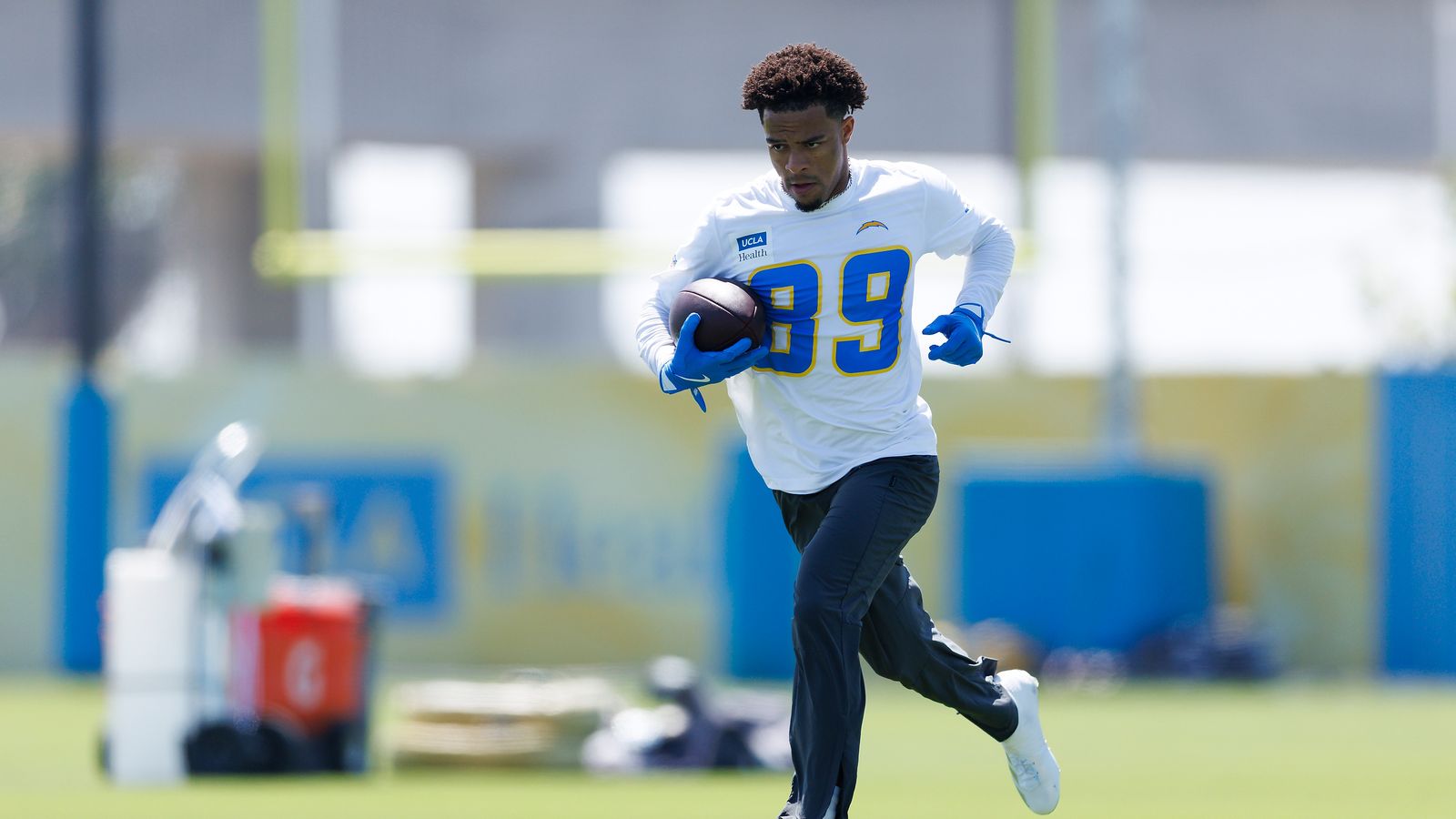 Brenen Thompson #89 catches during Chargers' workout