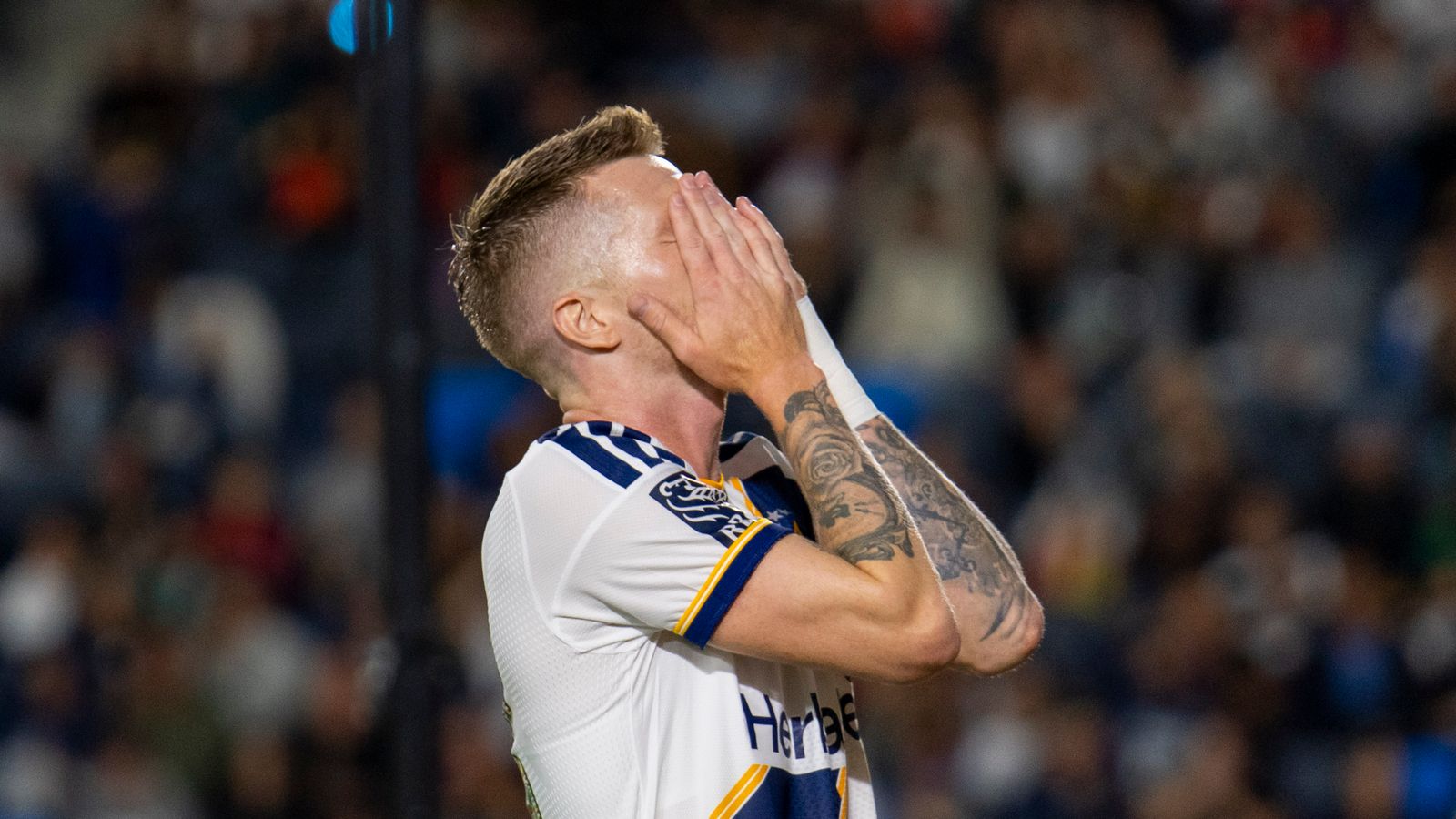 Marco Reus upset after a missed shot in Galaxy vs Dynamo match