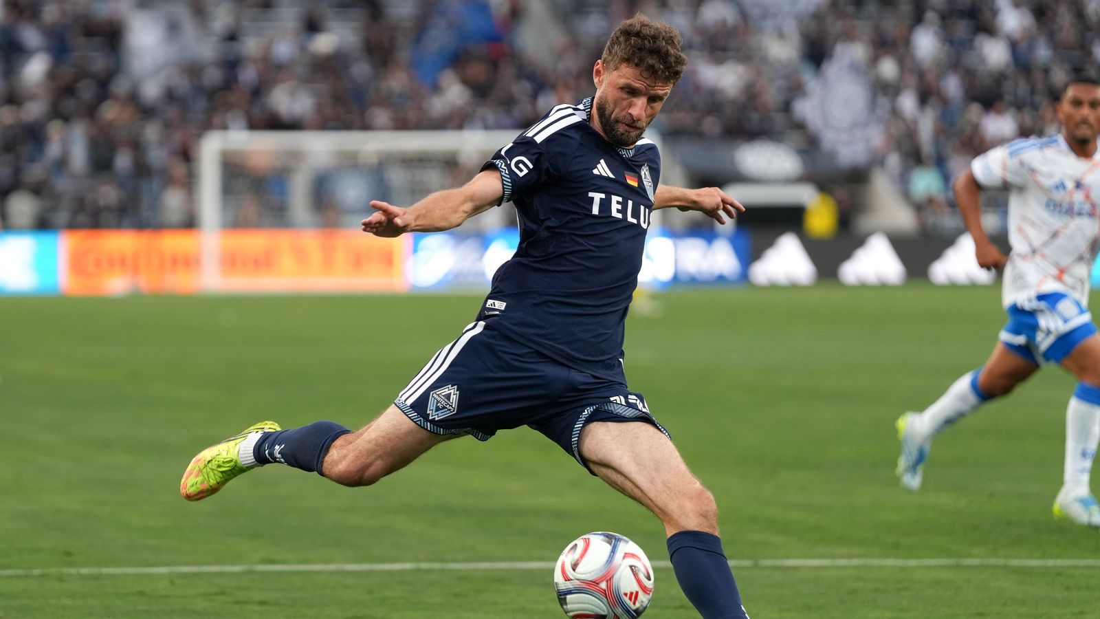 Thomas Müller shoots during MLS match against San Diego FC