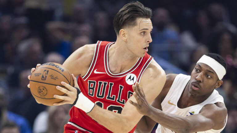 23. Zach Collins | UFA