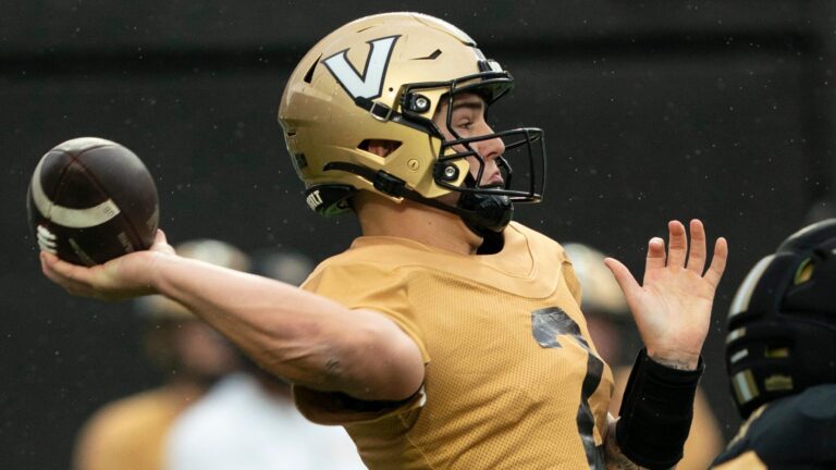 31. Vanderbilt Commodores