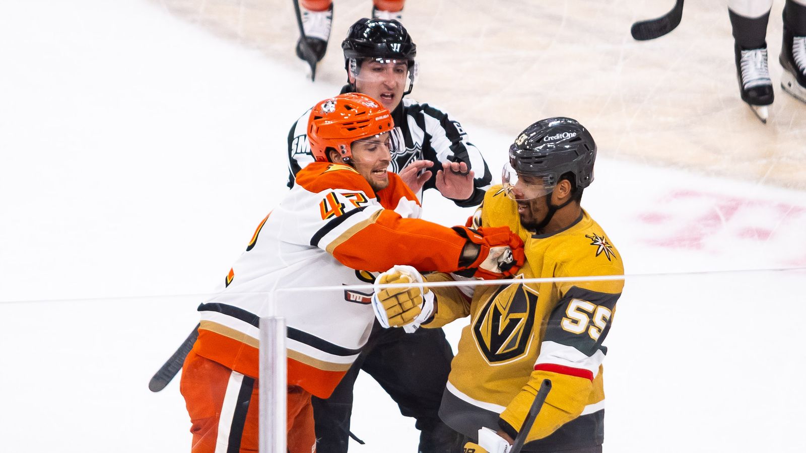 Tim Washe confronts Keegan Kolesar in heated NHL playoff moment