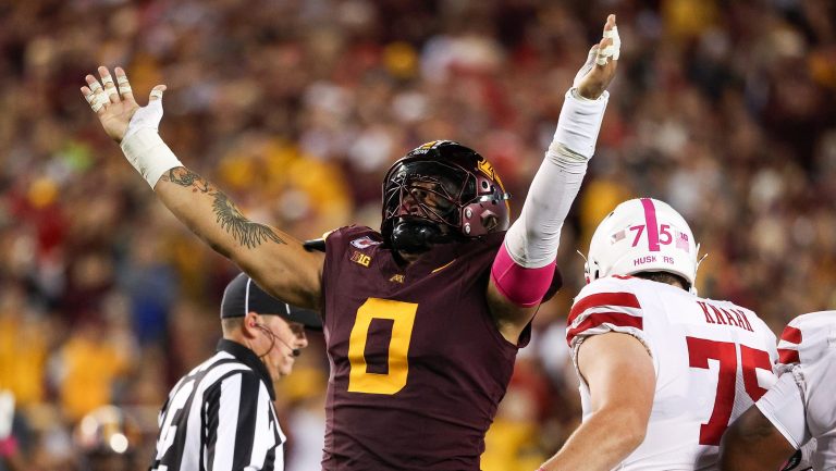 30) Seattle Seahawks: EDGE Anthony Smith, Minnesota
