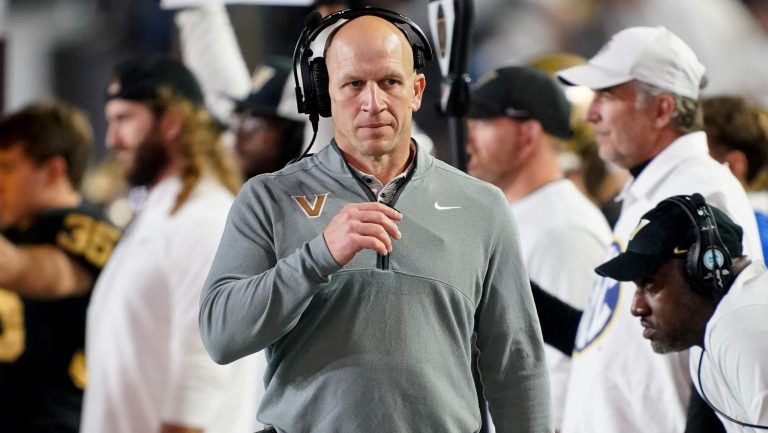 12) Vanderbilt Commodores
