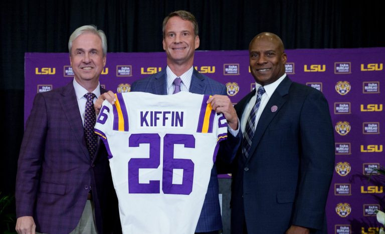 2) LSU Tigers